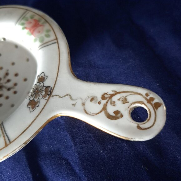 Nippon Hand Painted Porcelain Tea Strainer With Floral Design - Picture 5 of 11